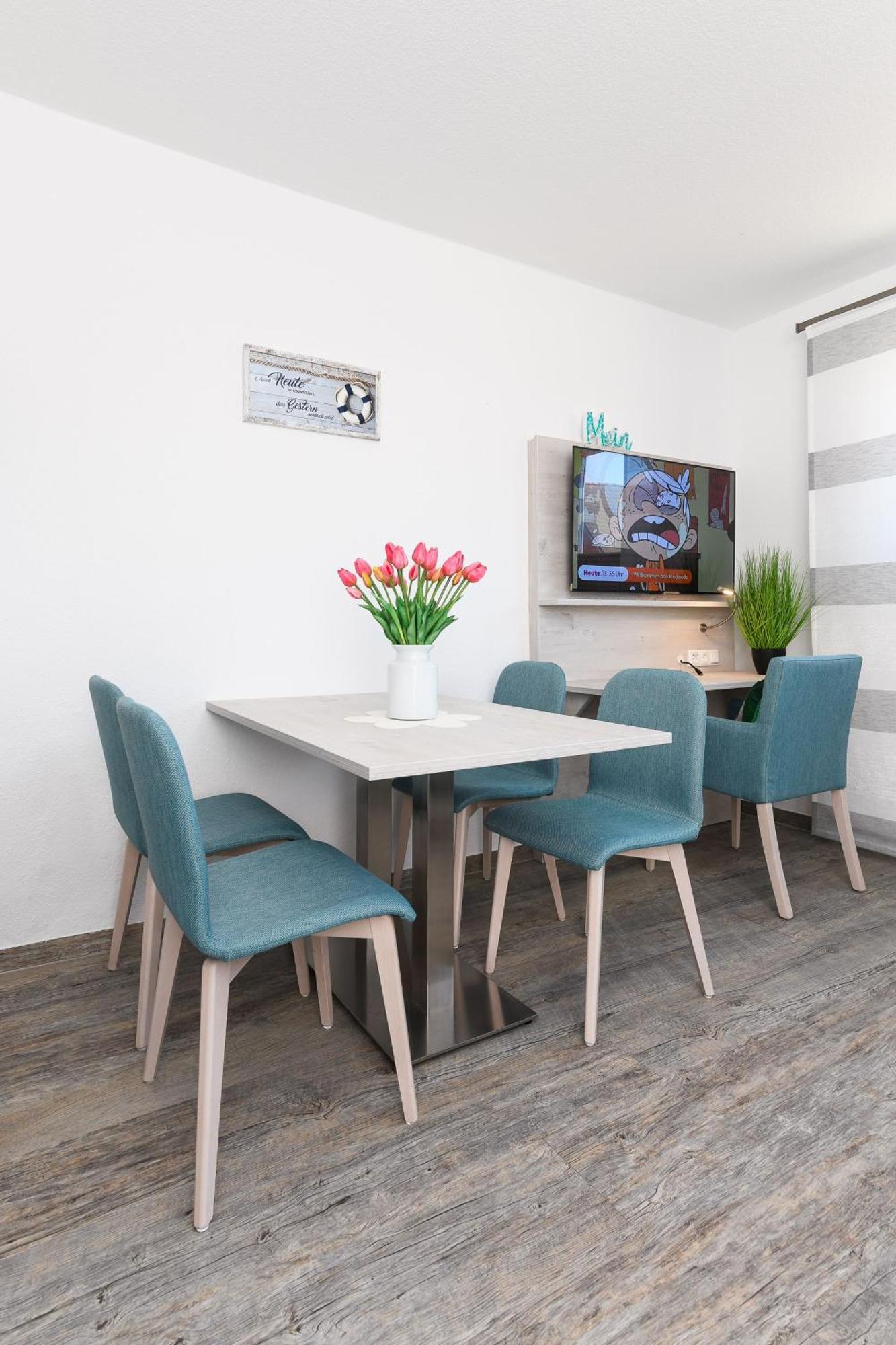 Ferienwohnungen Im Haus Strandkorb Bensersiel Exterior foto